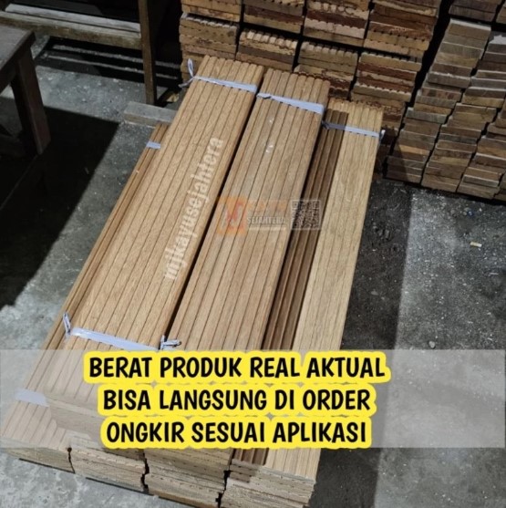Foto Decking Lantai Kayu Kolam Renang dan Tutup Filter Kolam Koi Deck Kayu Bangkirai 2,5 x 14,5 x 55 - 150 cm