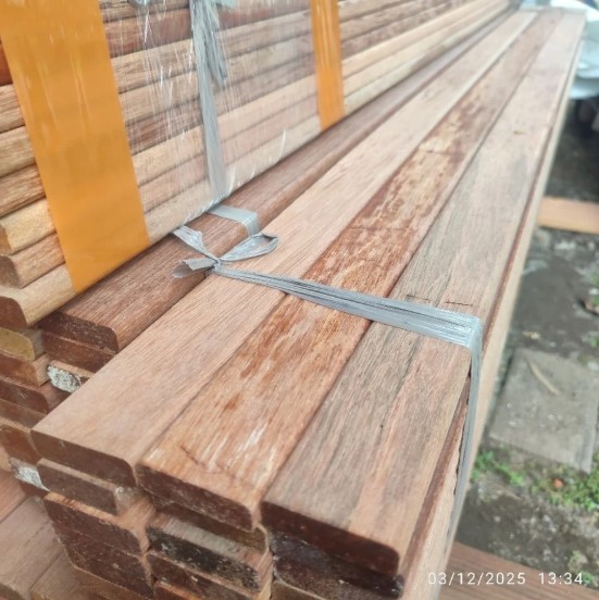 Stik Kruing Kering Halus Siap Pasang 1,2 x 3,8 x 120 cm