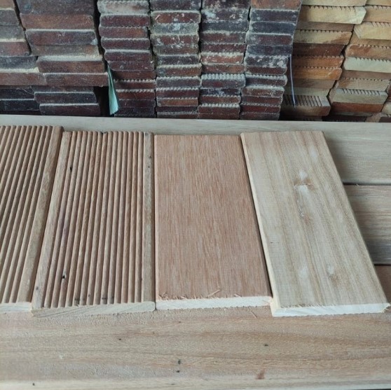 Foto Sisa Potong Kayu Lantai Decking Bengkirai Tanah Air Panjang 15 - 60 cm