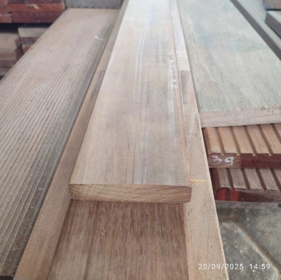Foto Decking Kayu Bengkirai Polos Untuk Bangku Kursi 2x7x 160-190 cm