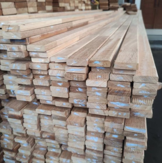 Foto Partisi Kayu Para Kisi Sekat Ruangan Kayu Bengkirai FJL 1,5 x 5 x 200 cm