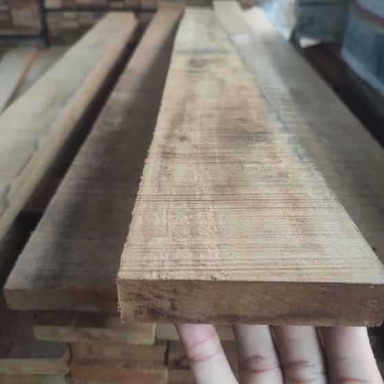 Foto Papan Kayu Bengkirei Kalimantan Untuk Mebel Meja Kursi 2 x 10 x 150 cm