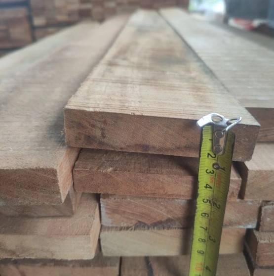 Foto Papan Kayu Bengkirei Kalimantan Untuk Mebel Meja Kursi 2 x 10 x 150 cm