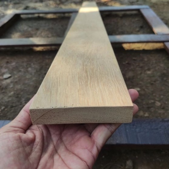 Foto Papan Kayu Bengkirei Kalimantan Untuk Mebel Meja Kursi 2 x 10 x 150 cm
