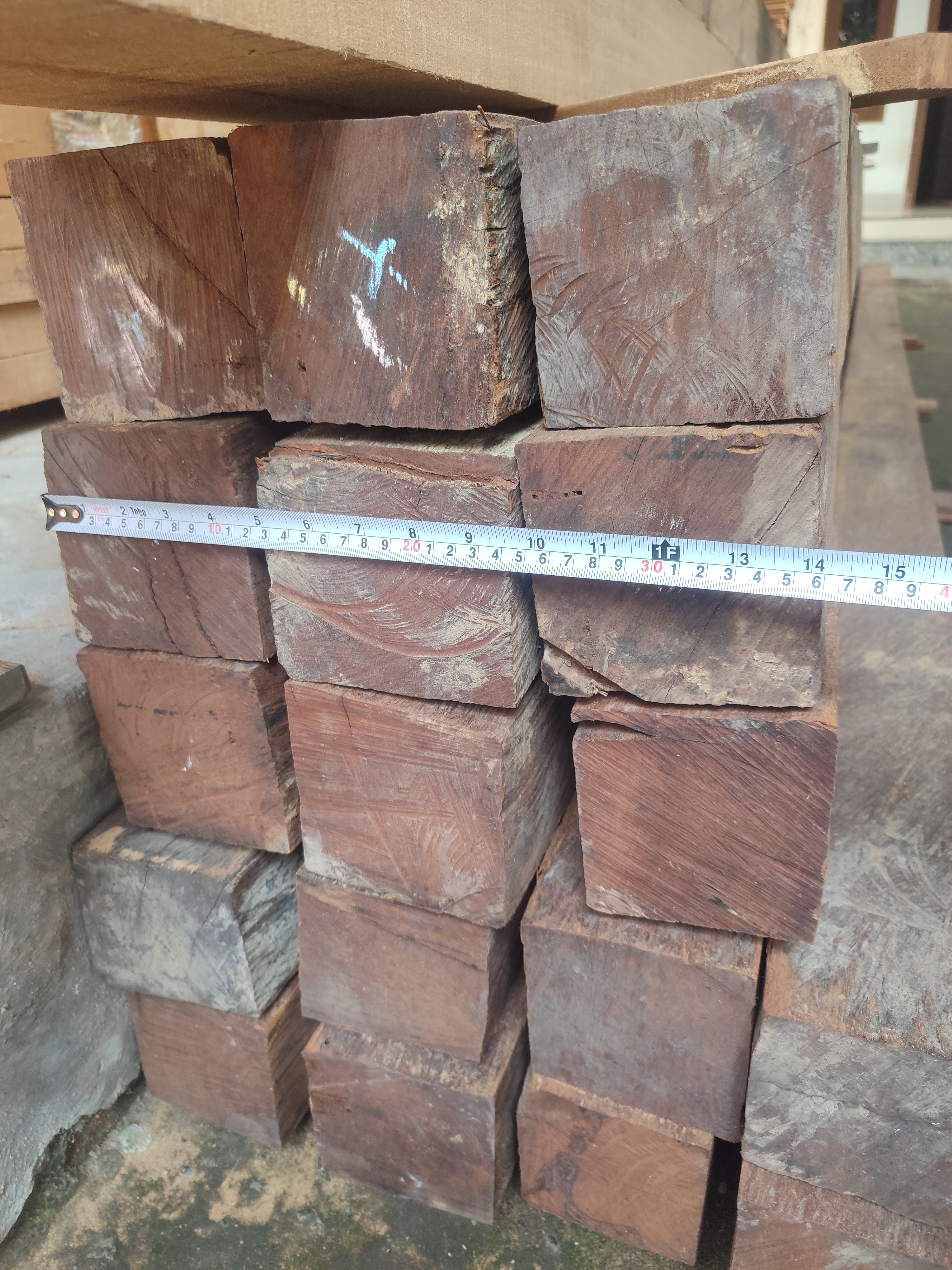 Foto Balok Kayu Ulin Asli Kalimantan 10 x 10 x 400 cm