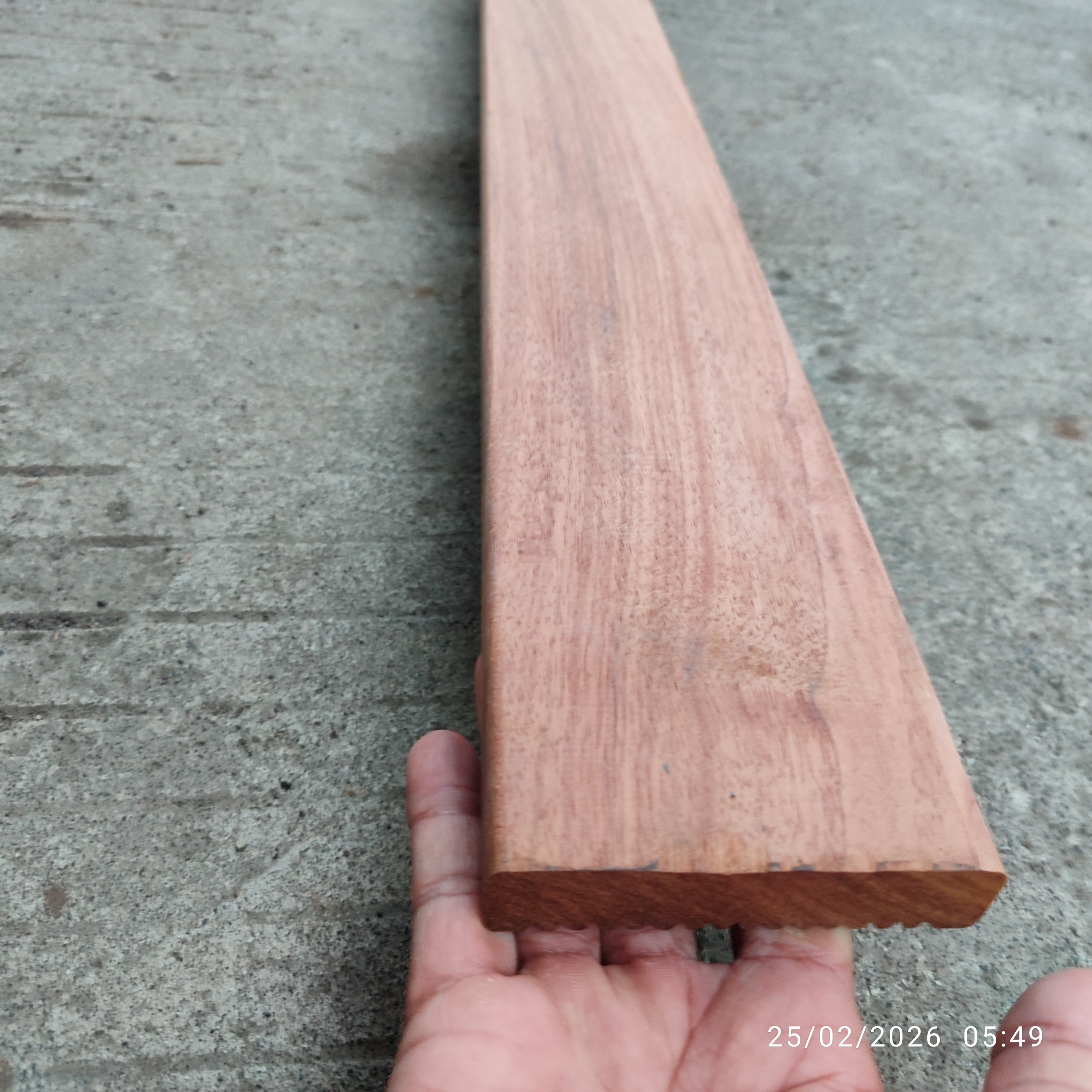 Foto Lantai Kayu Outdoor Decking Kayu Nani Papua Keras Tahan Air 2 x 9 x 150 cm