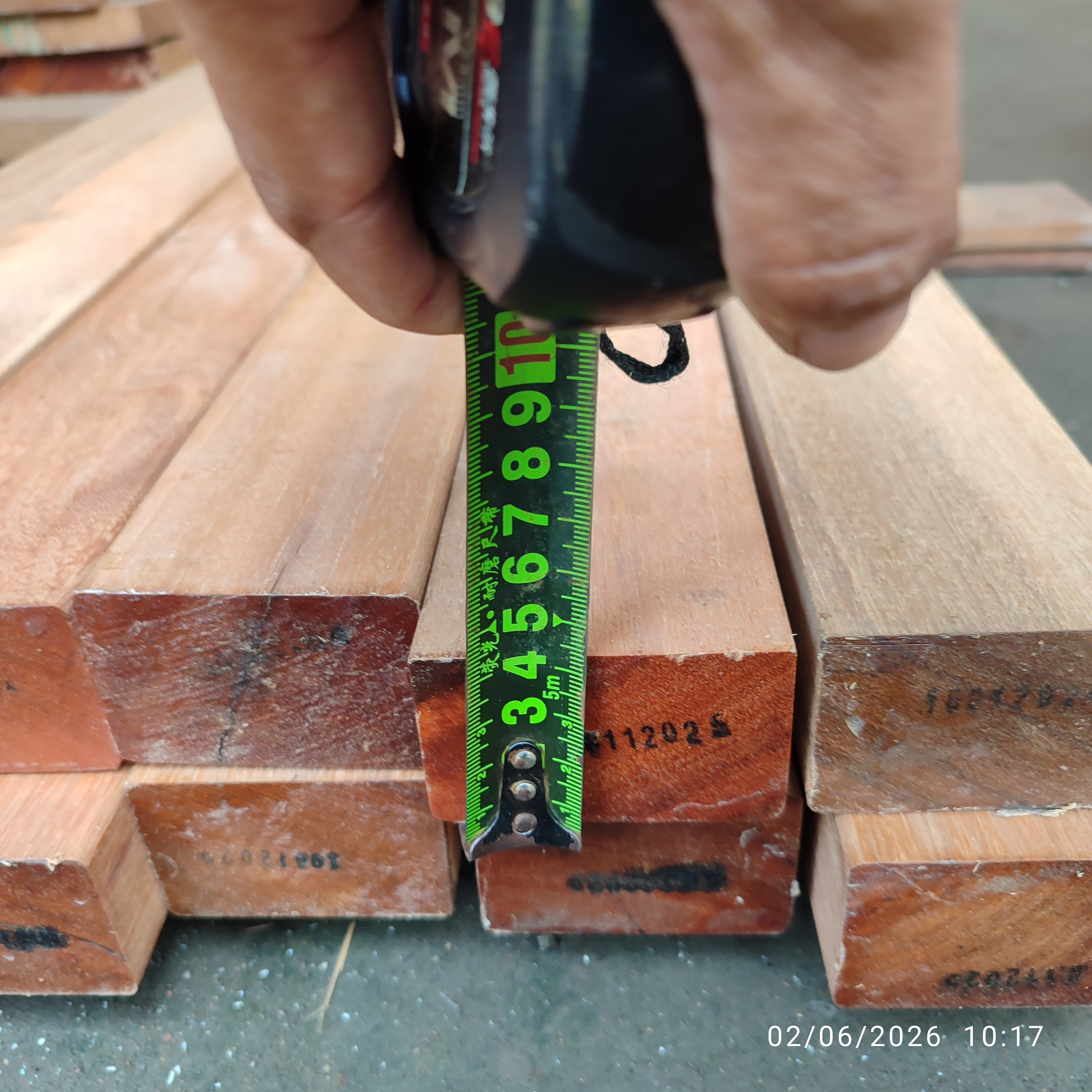 Foto Beam Balok Kayu Bengkirai Solid Kalimantan Kuat Halus Murah 4,5 x 7 x 240-270 cm